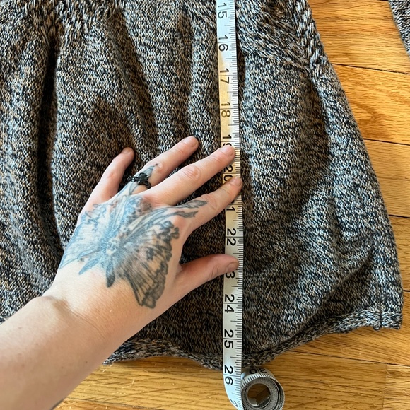 Calvin Klein v neck sweater top - Picture 4 of 5